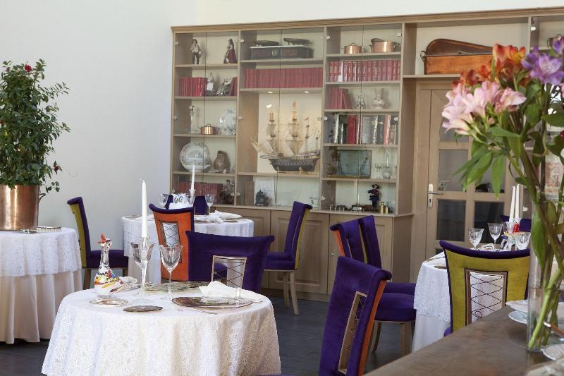 Logis Hotel O En Couleur Oucques-la-Nouvelle 외부 사진