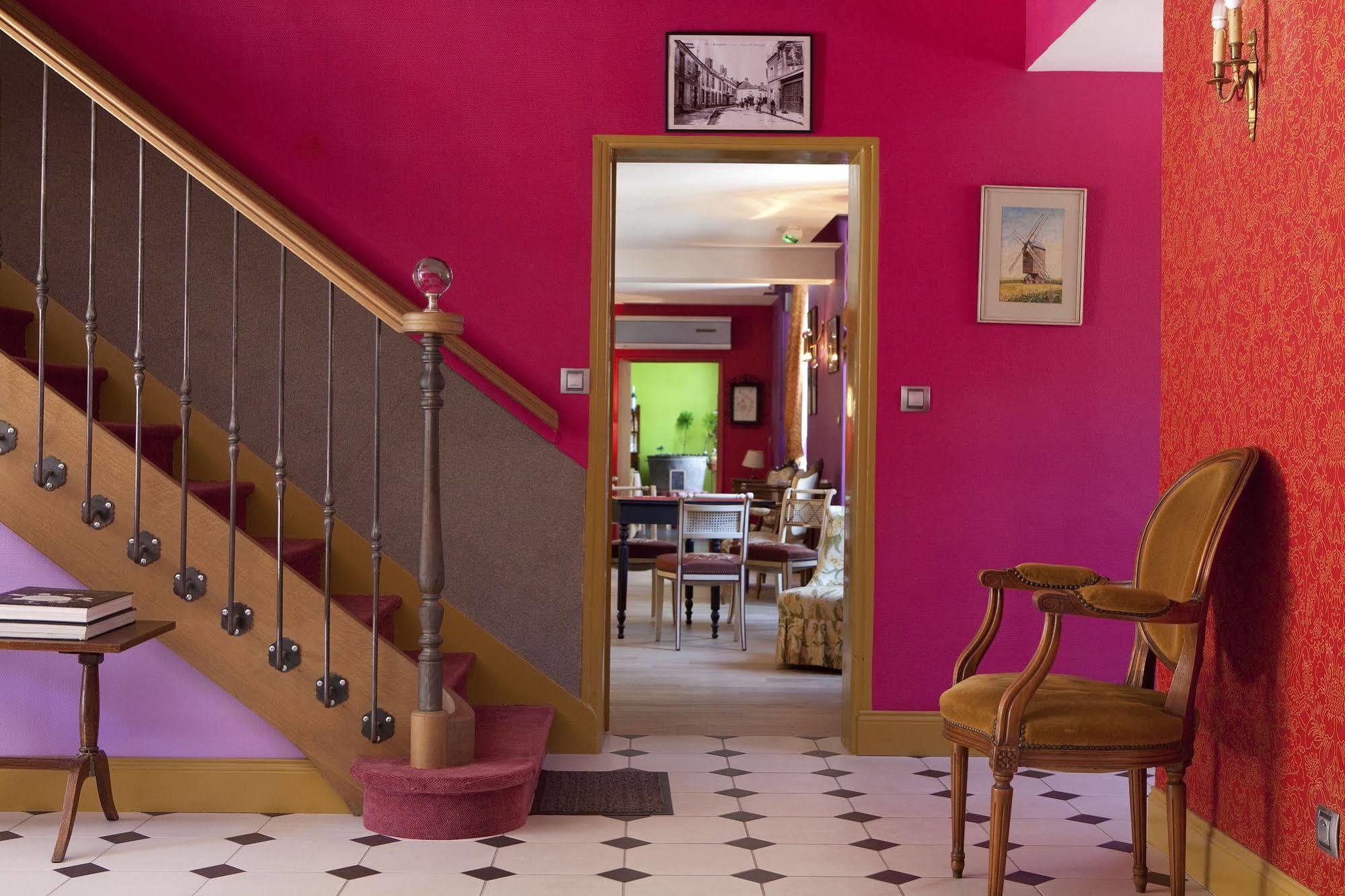 Logis Hotel O En Couleur Oucques-la-Nouvelle 외부 사진